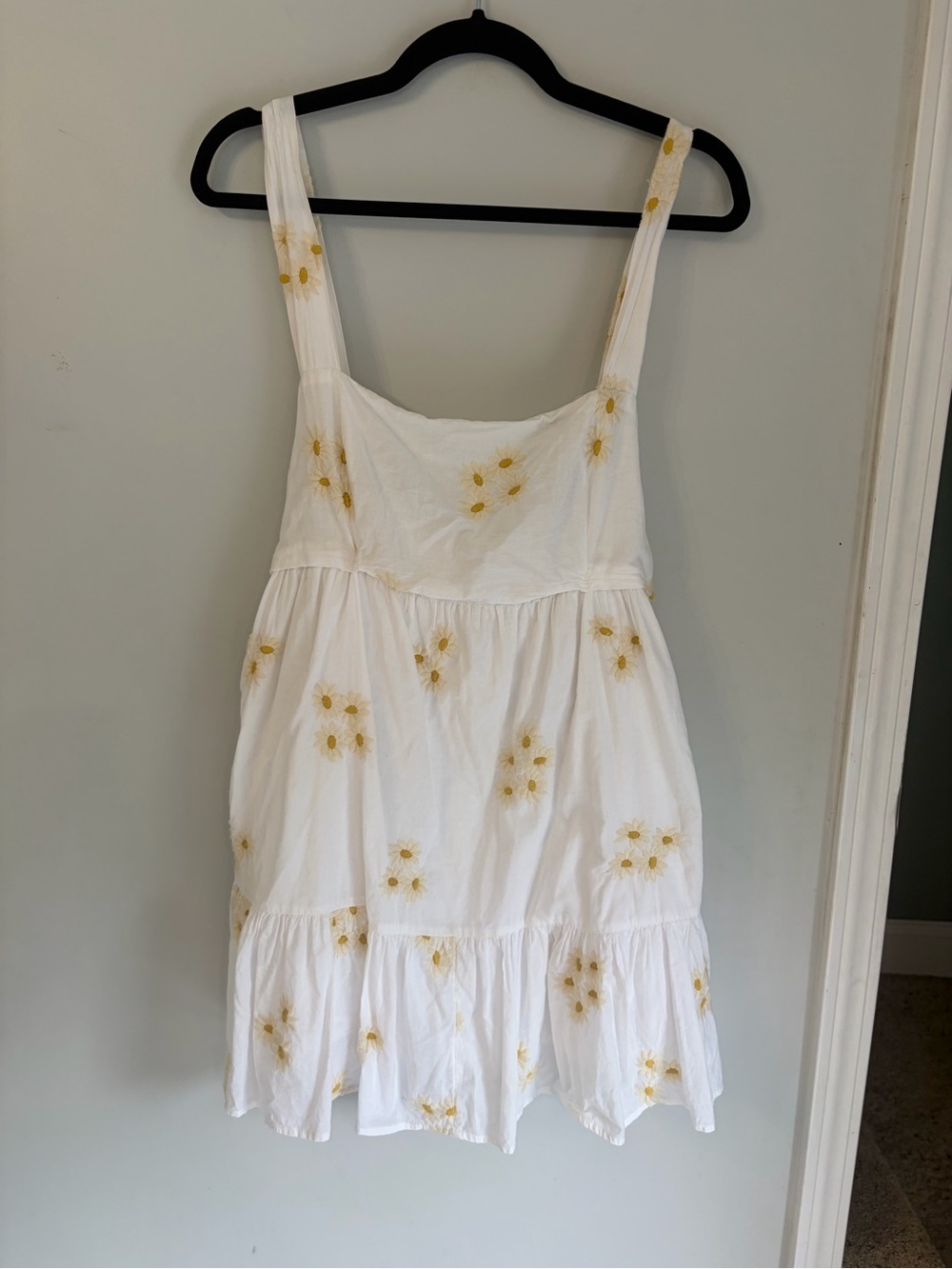 Urban Outfitters Babydoll White Sundress with Yellow Daisy Embroidery size L